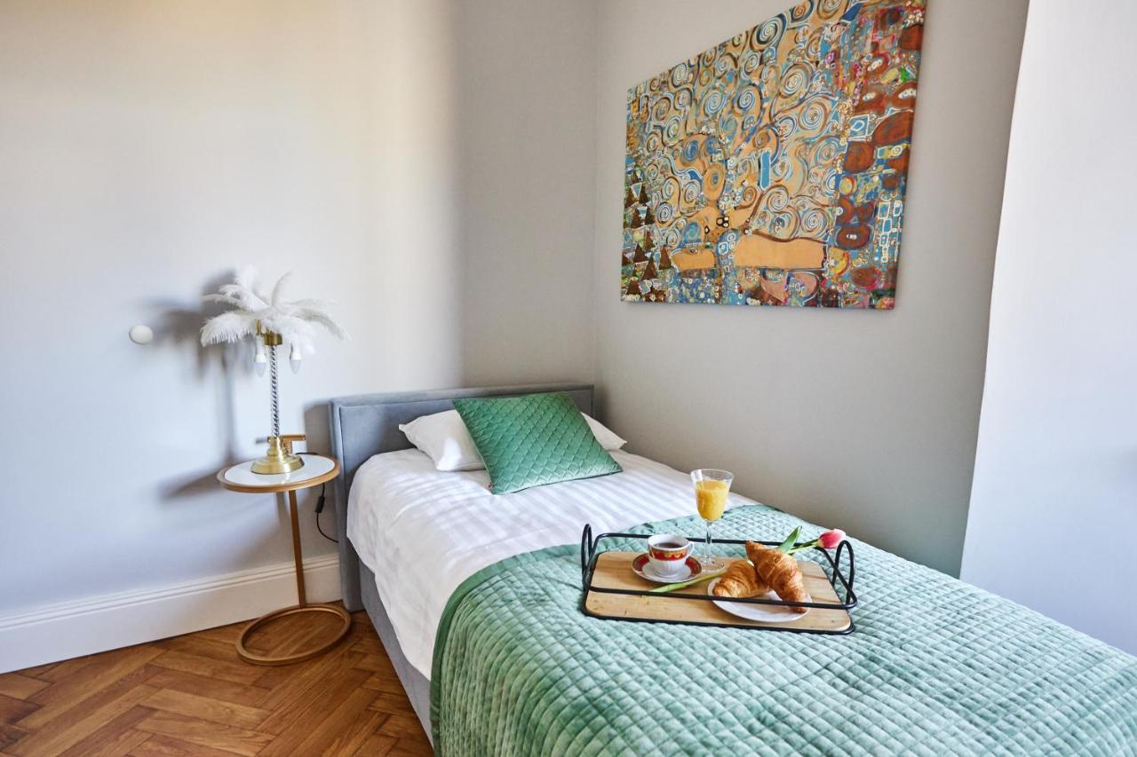 Art Deco Apartament Dla 6 Osob Chorzow/Katowice 6A ภายนอก รูปภาพ